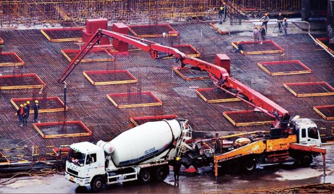 大體積混凝土施工裂縫成因及控制策略研究